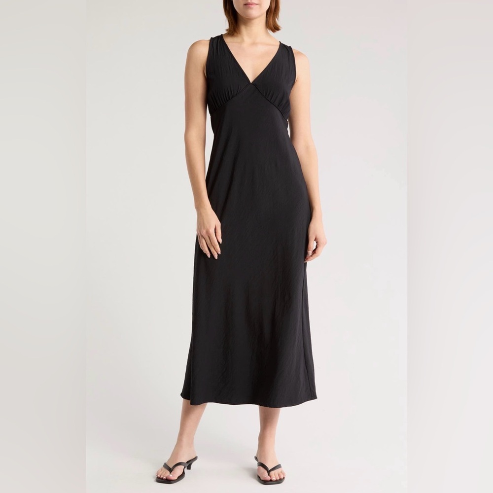 StitchDrop Black Elegant Sleeveless Maxi‎ Dress